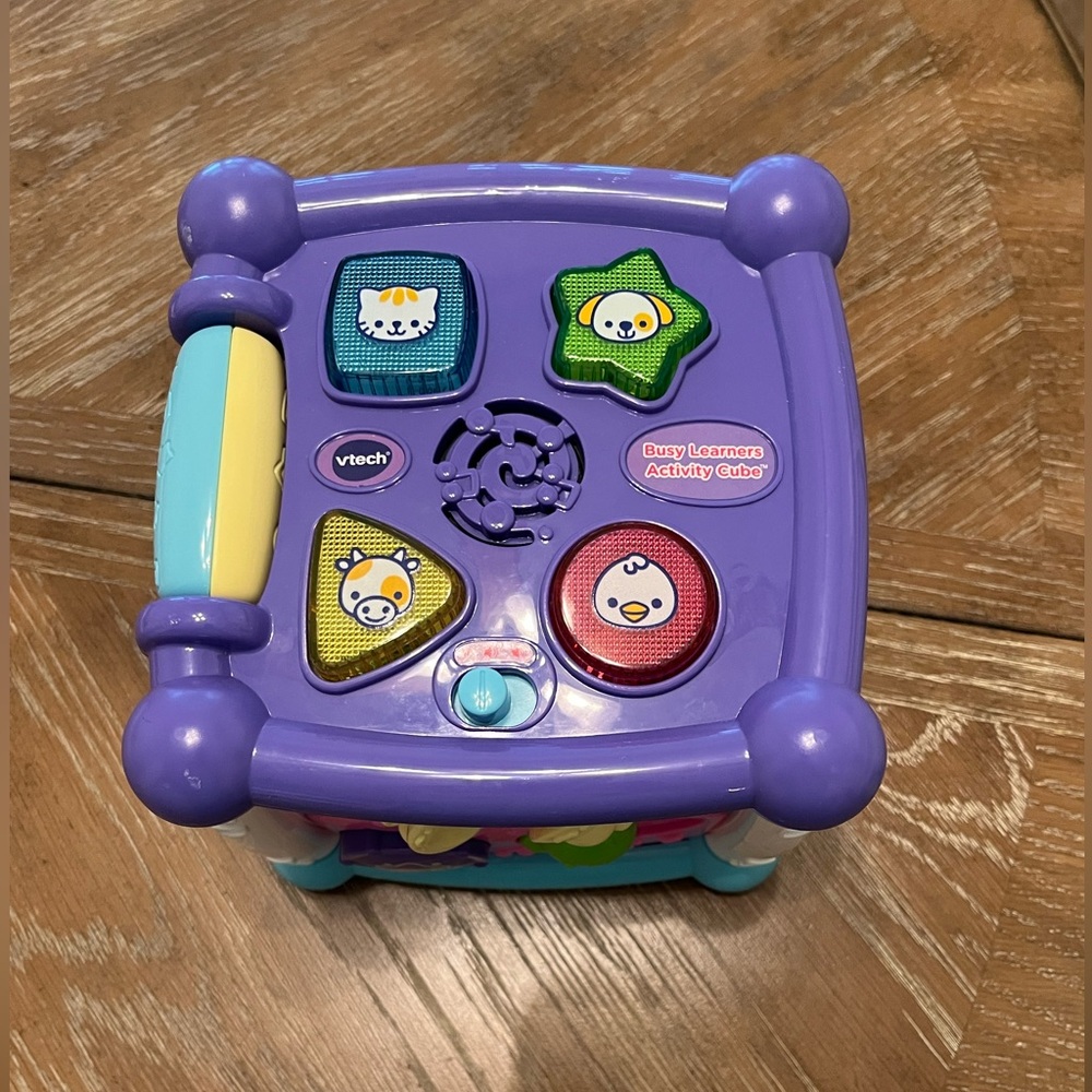 V-tech busy learners activity cube